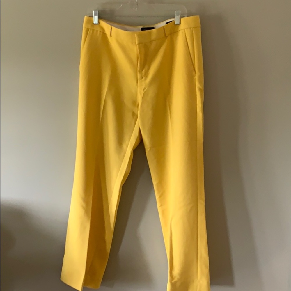 Banana Republic Logan fit yellow pants size 12
